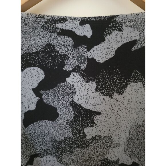 RARE Lululemon BACK IN ACTION Long Sleeve Black/Gray RULU Athletic Camo Top Sz 4 - Picture 6 of 9